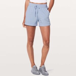 Lululemon Spring Break Away Short *4-way Stretch 3" size 8 in EUC